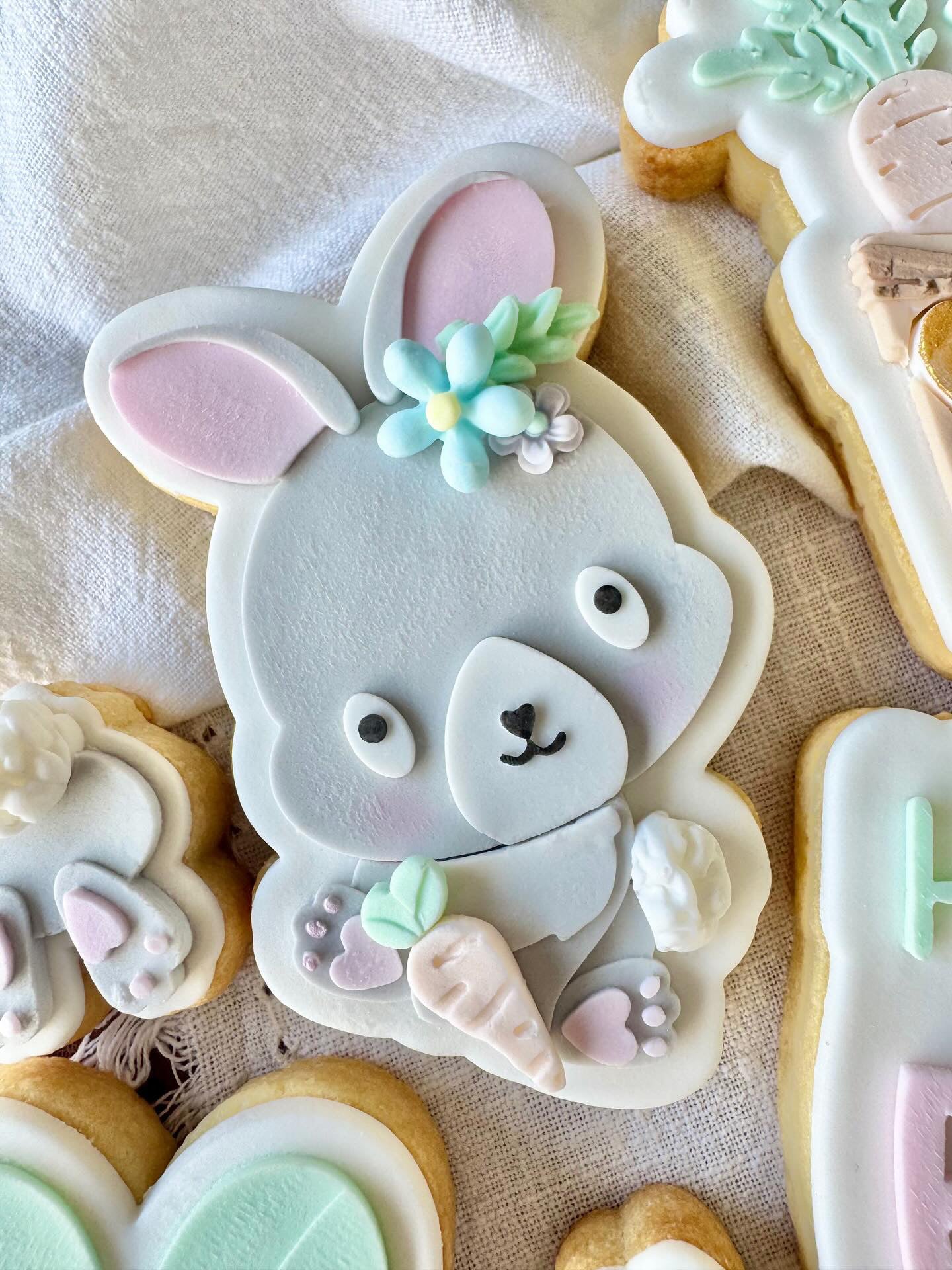 Sitting Bunny Cookie Cutter & Stamp