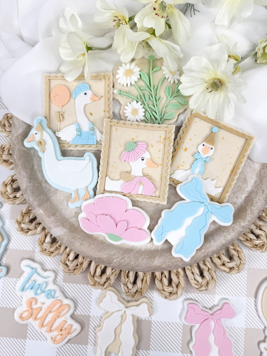 Ruffled Bow Cookie Cutter & Stamp