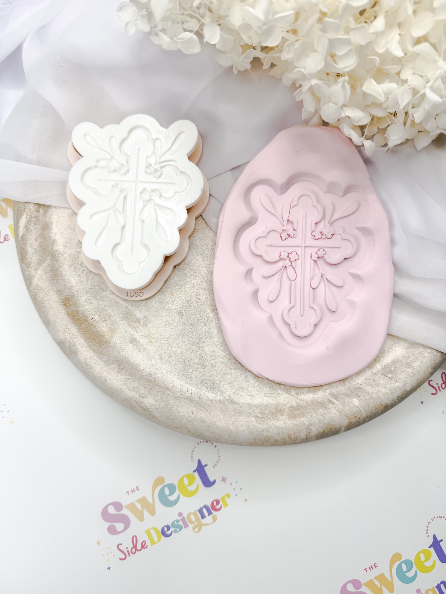 Foliage Cross Cookie Cutter & Stamp