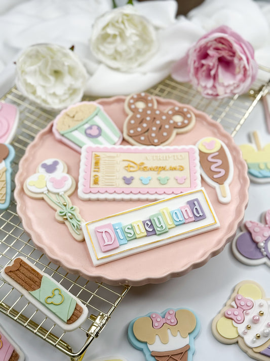 Character Polaroid Cookie Cutter & Stamp