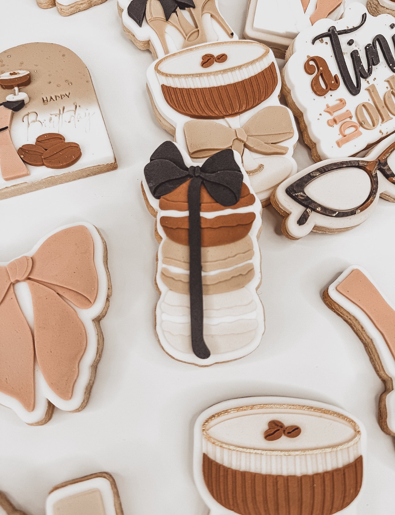 Macaron With Bow Stack Cookie Cutter &amp; Stamp