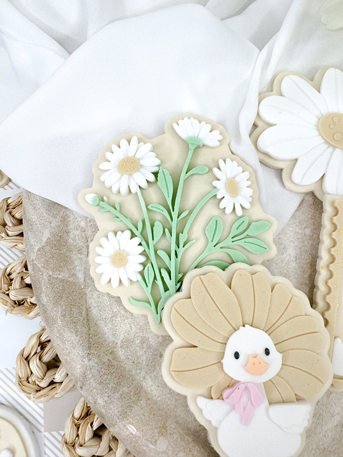 Daisy Bunch Cookie Cutter & Stamp