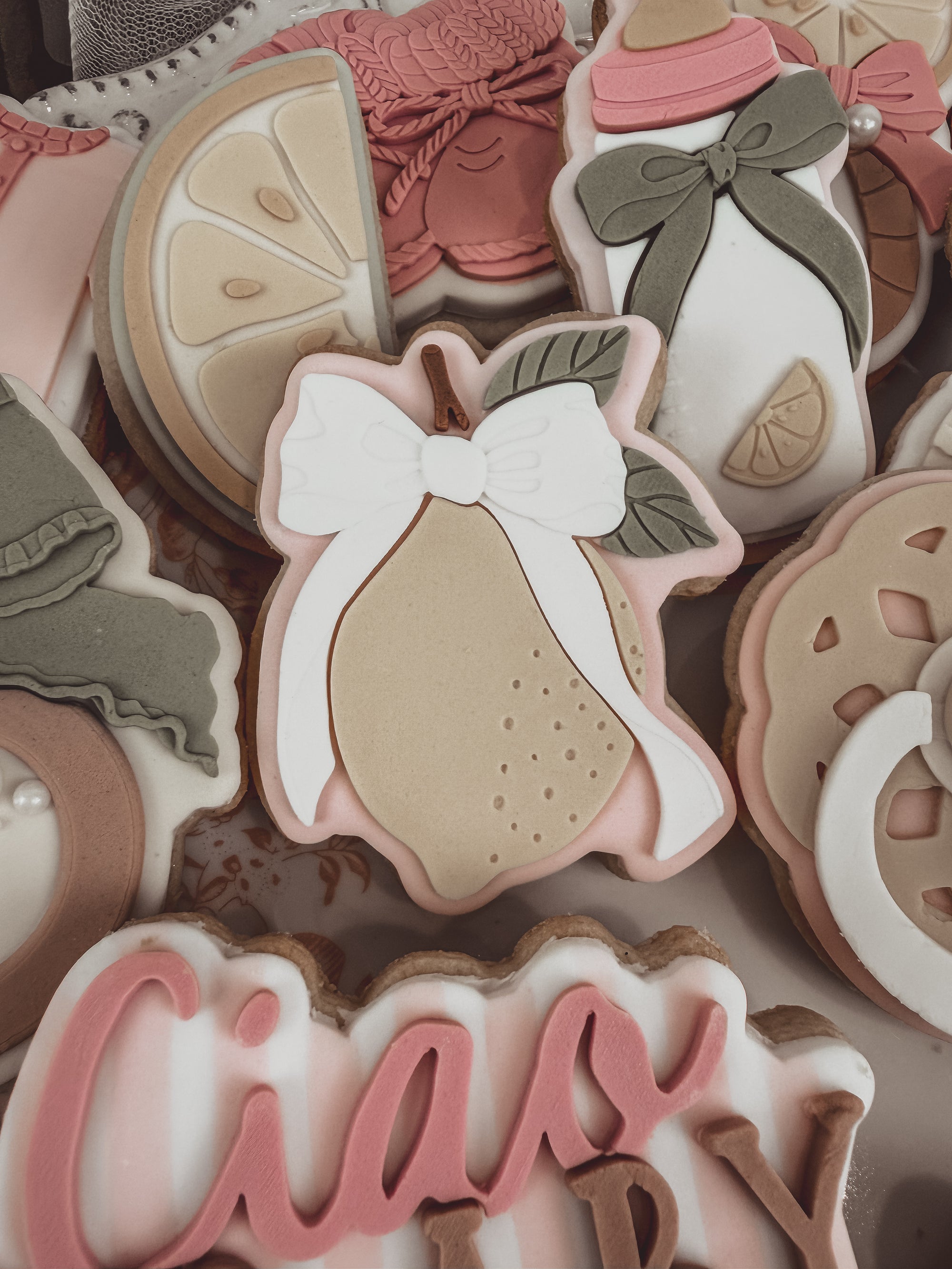 Lemon With Bow Cookie Cutter &amp; Stamp