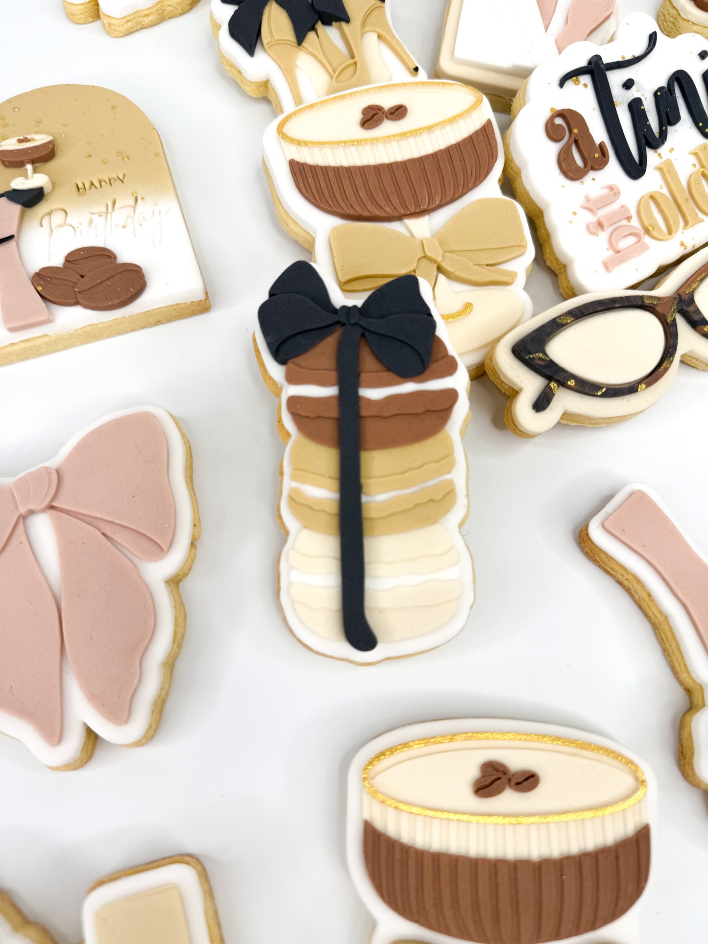 Macaron With Bow Cookie Cutter & Stamp