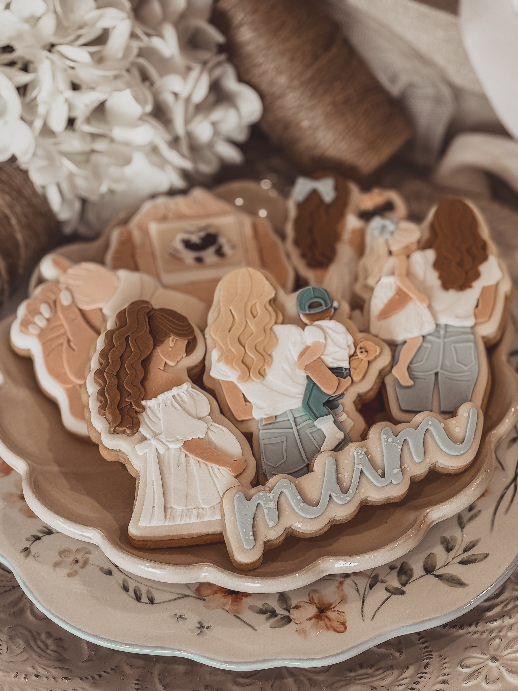 Baby Holding Mother's Finger Cookie Cutter &amp; Stamp