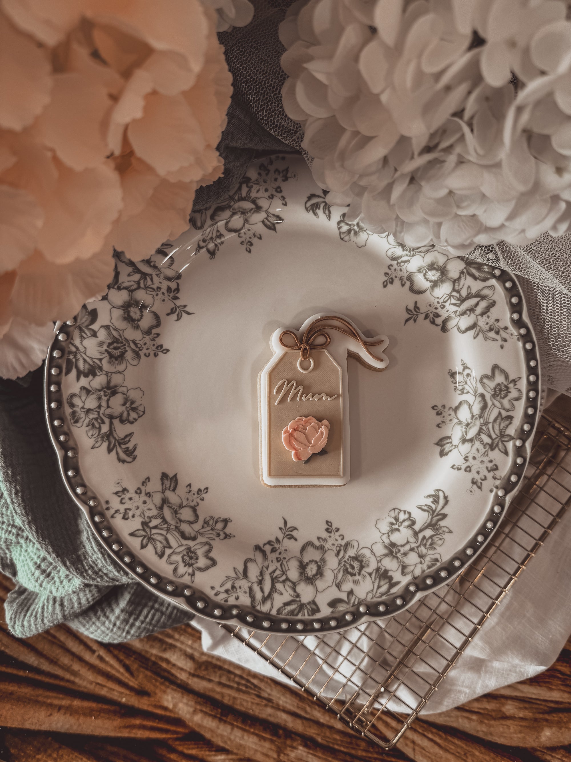 'Mum' Gift Tag Cookie Cutter &amp; Stamp