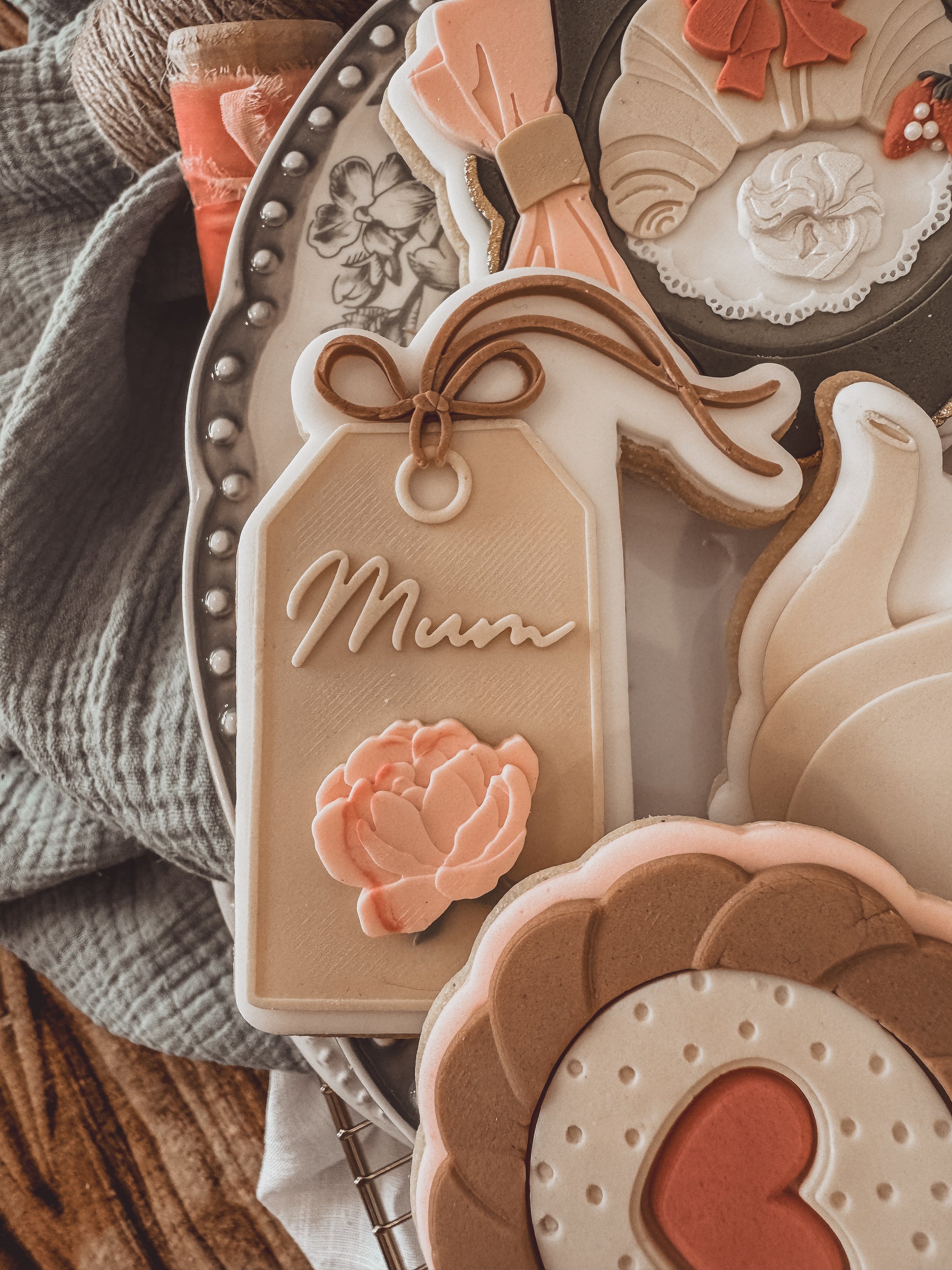 'Mum' Gift Tag Cookie Cutter &amp; Stamp