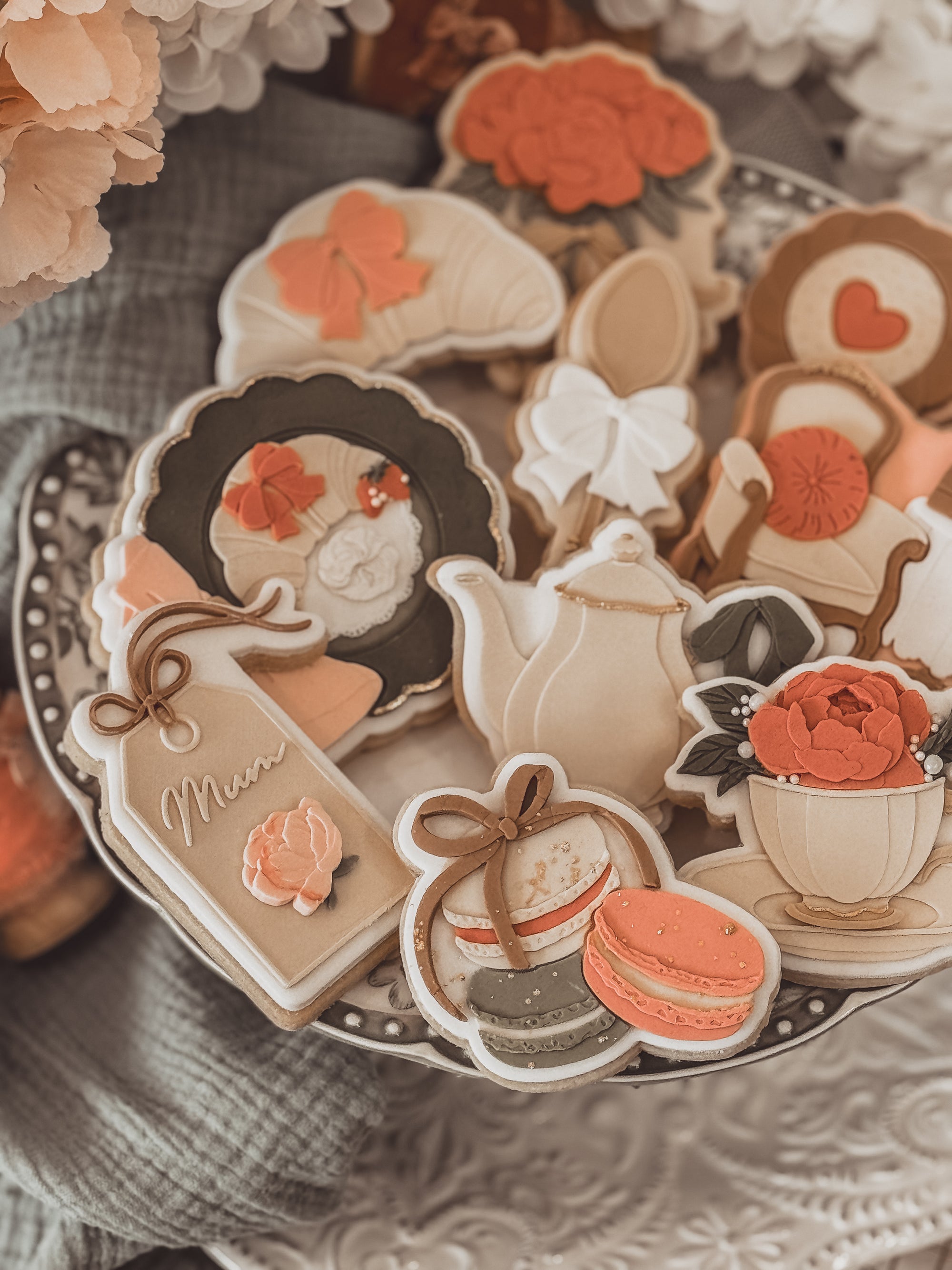 Macarons With Bow Cookie Cutter &amp; Stamp