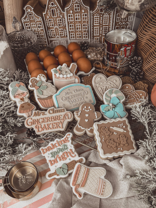 Vintage Mrs. Claus Gingerbread Bakery Text Cookie Cutter & Stamp