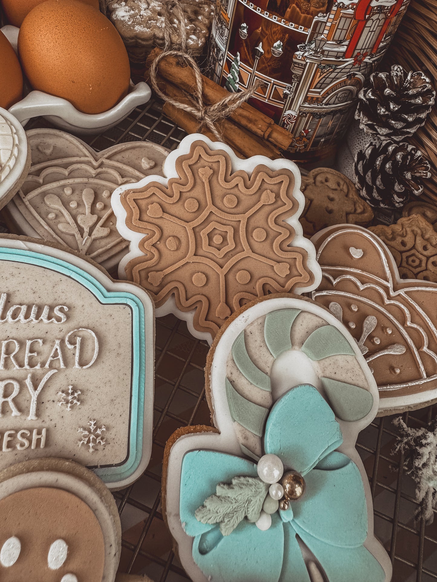 Snowflake Gingerbread Cookie Cutter & Stamp
