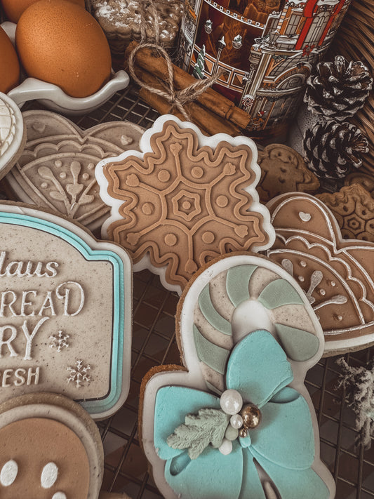 Snowflake Gingerbread Cookie Cutter & Stamp