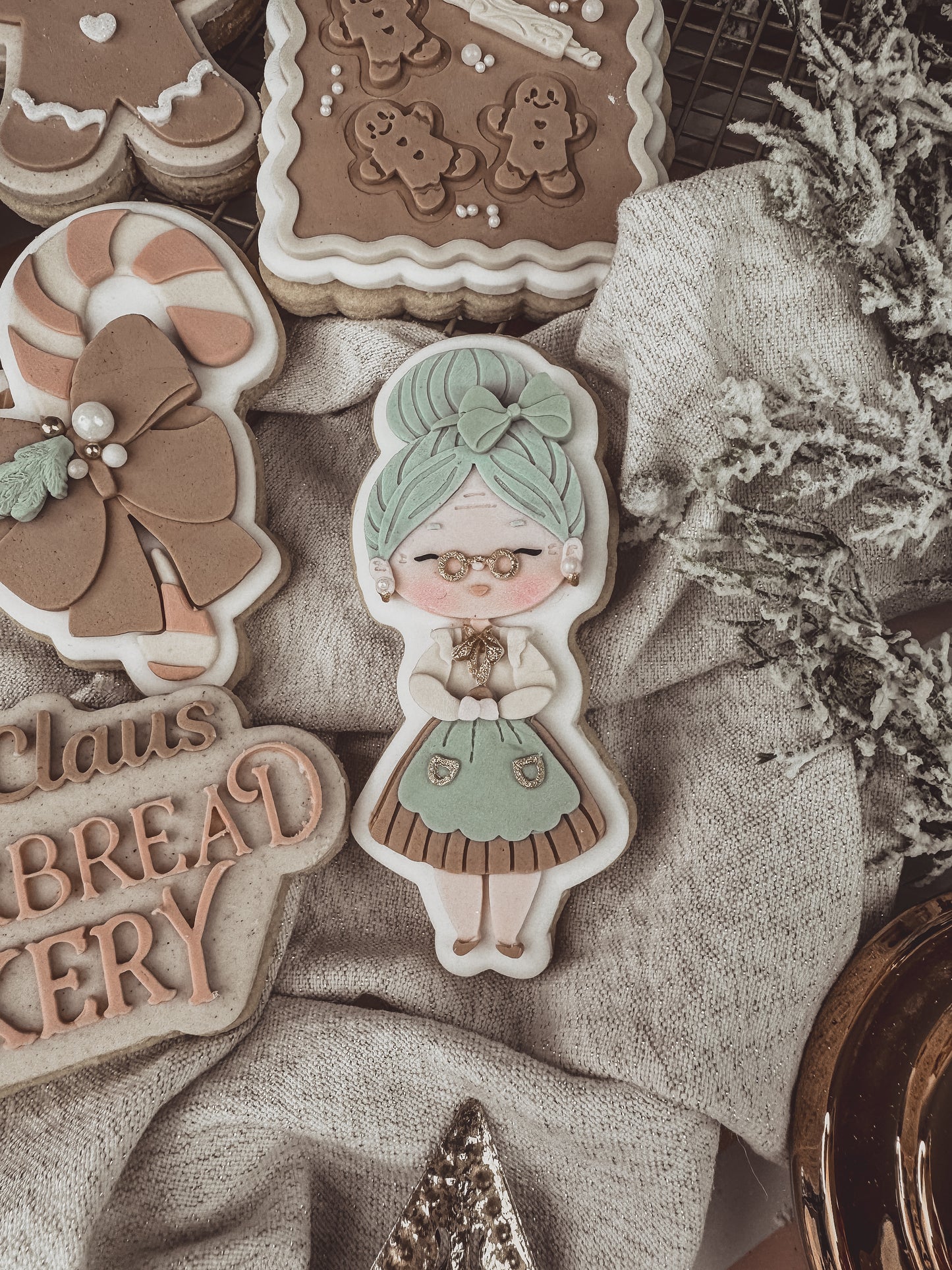 Mrs. Claus Cookie Cutter & Stamp