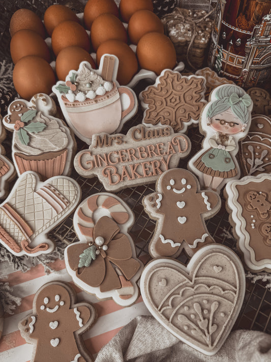 Gingerbread Cupcake Cookie Cutter & Stamp