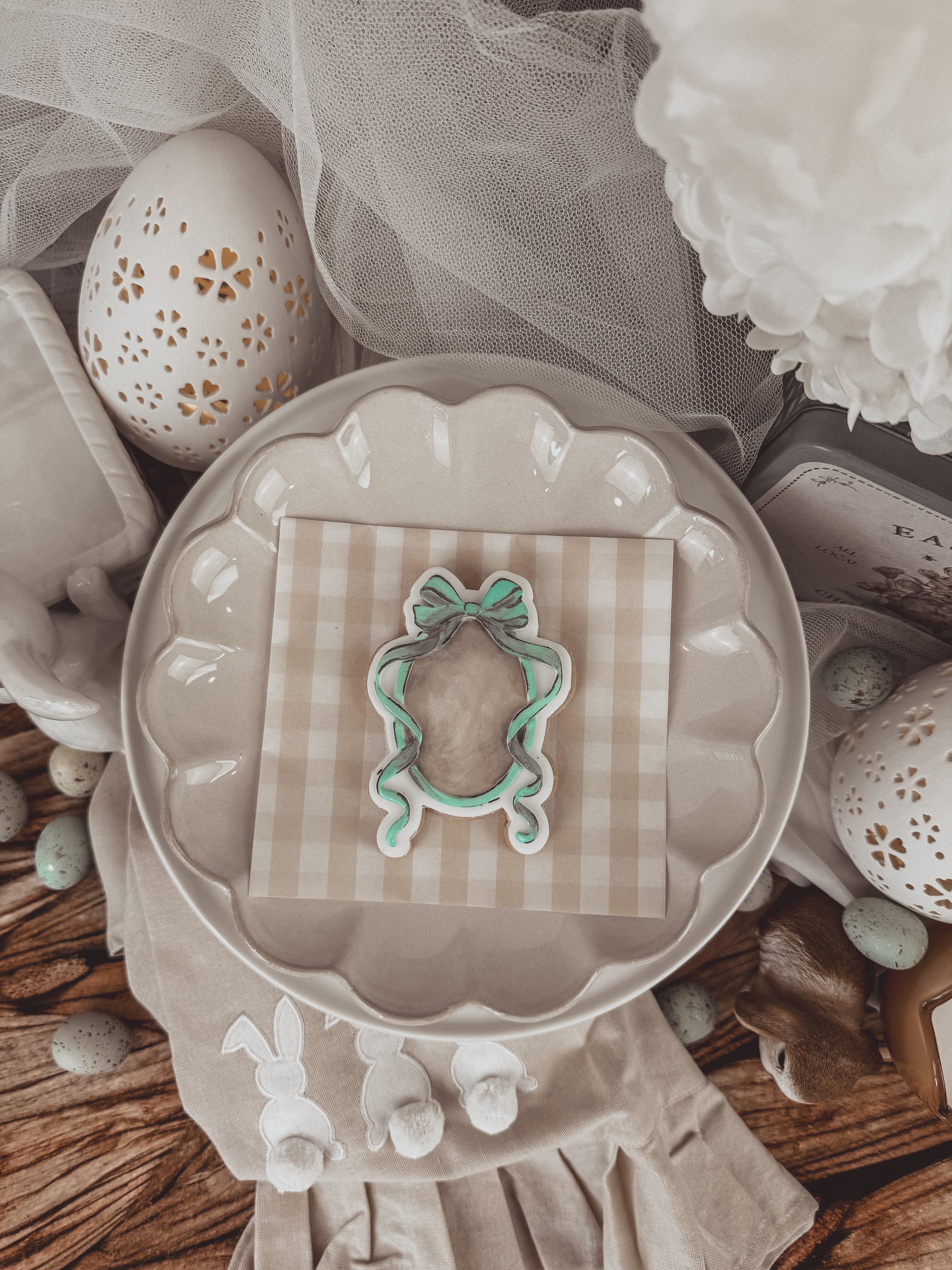 Bow Frame Plain Cookie Cutter &amp; Stamp