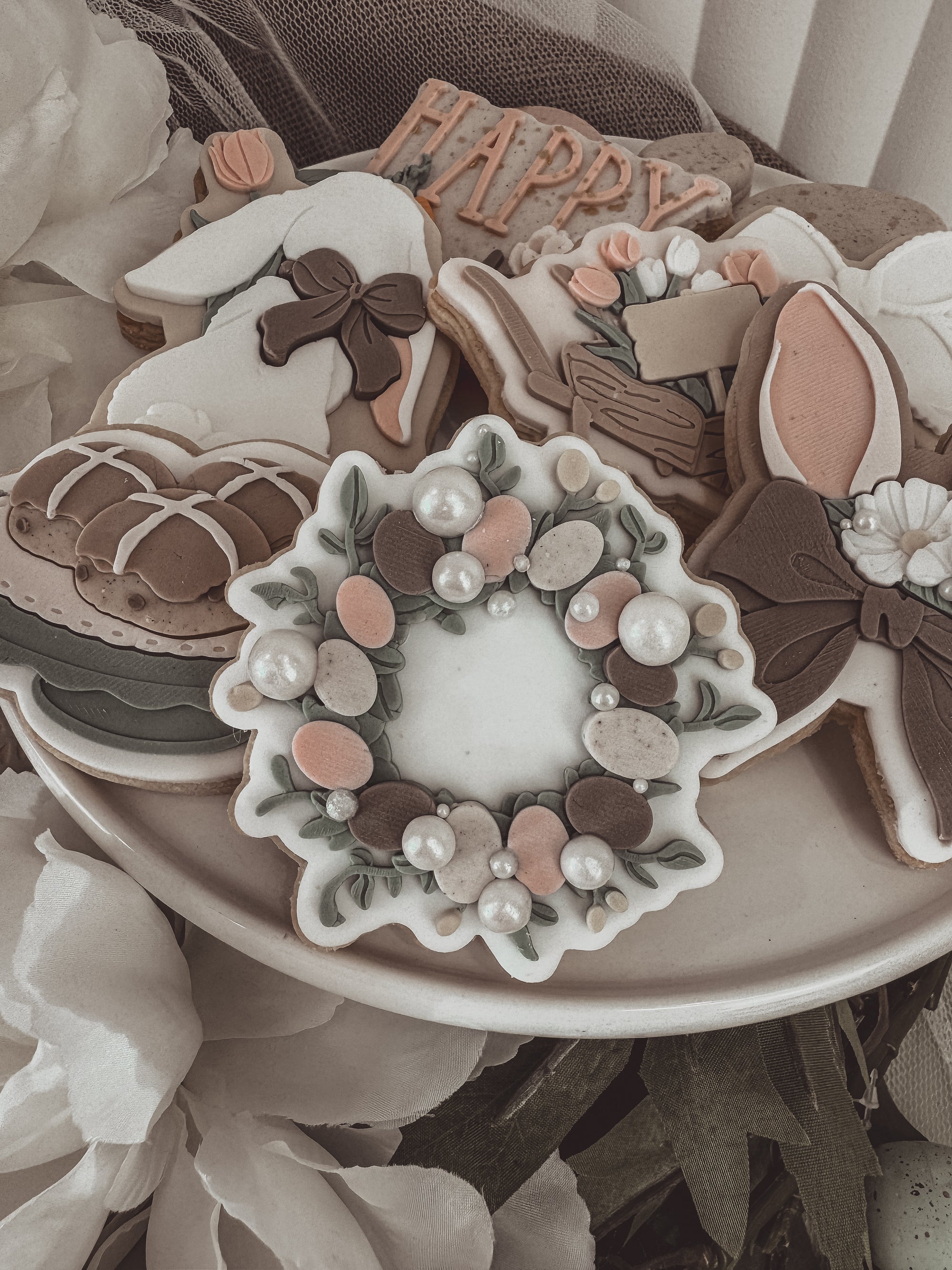 Egg Wreath Cookie Cutter &amp; Stamp