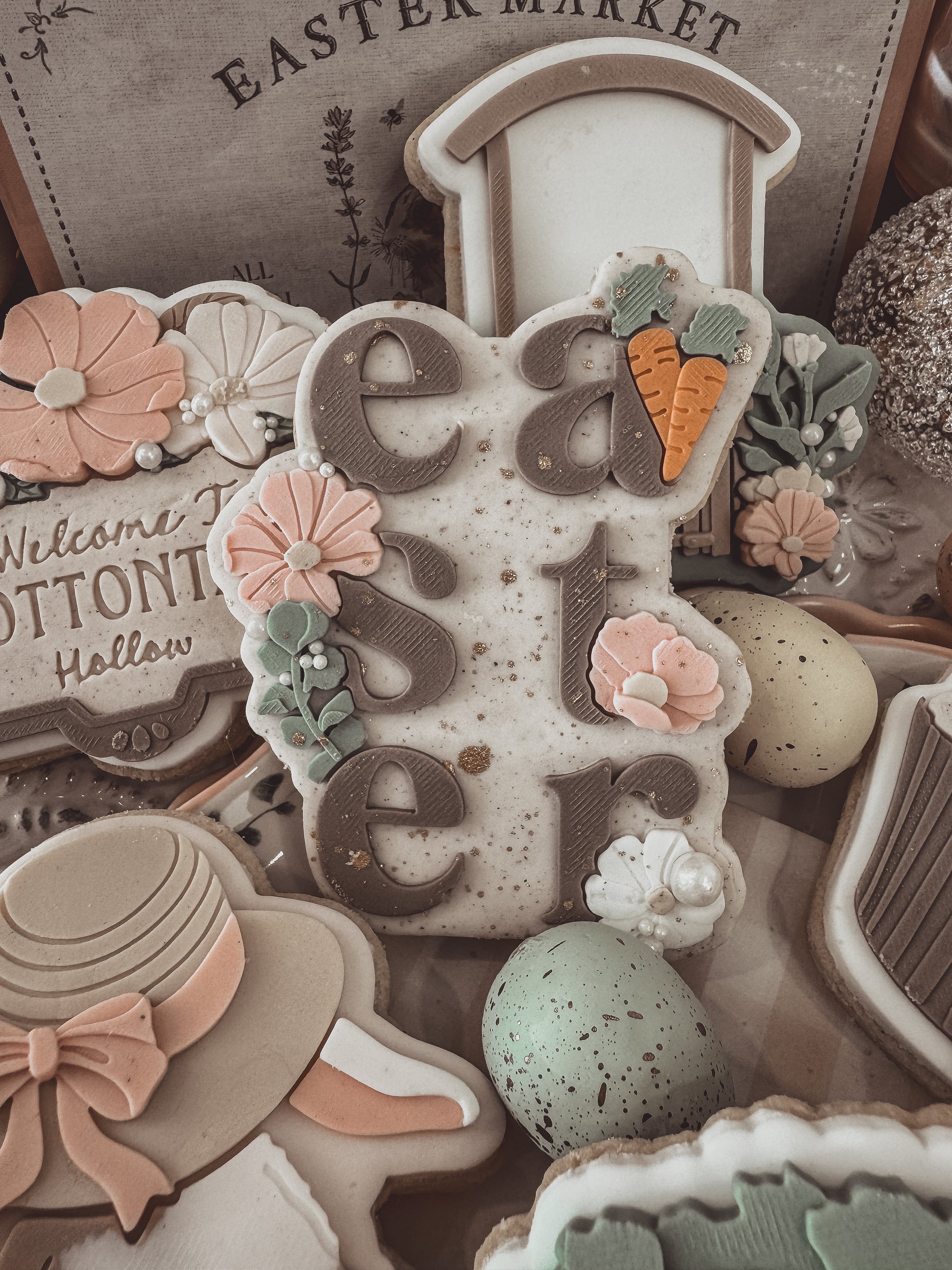 Easter With Florals Cookie Cutter &amp; Stamp