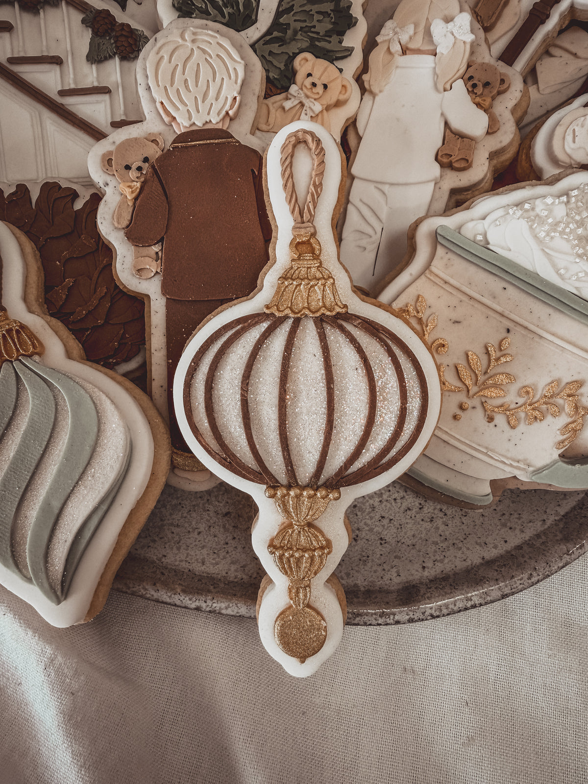 Vintage Ornament Cookie Cutter &amp; Stamp