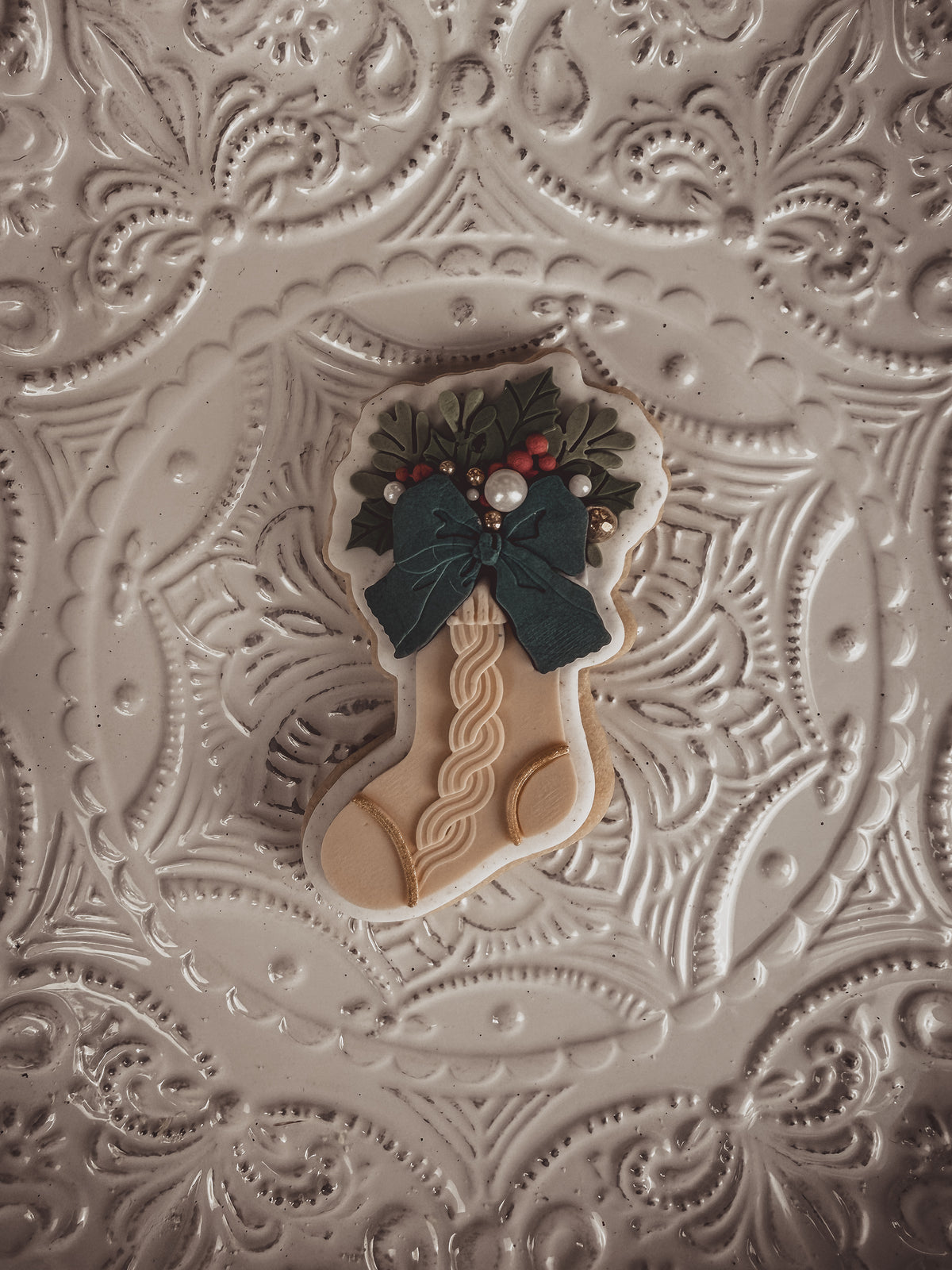 Classic Stocking With Foliage Cookie Cutter &amp; Stamp