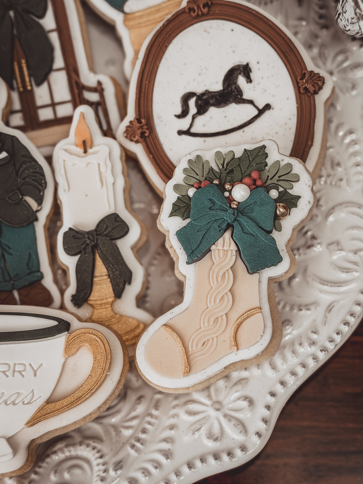 Classic Stocking With Foliage Cookie Cutter &amp; Stamp