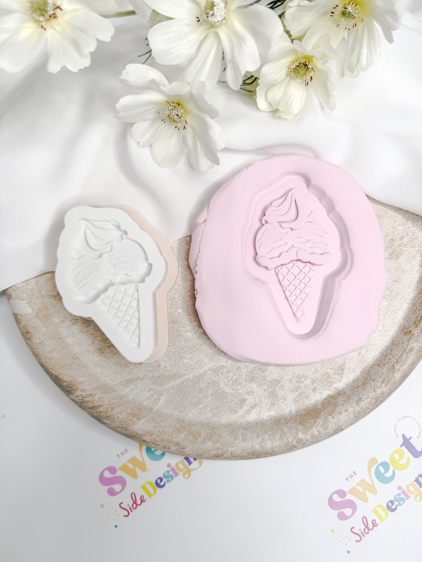 Three Scoops Waffle Cone Ice-Cream Cookie Cutter & Stamp
