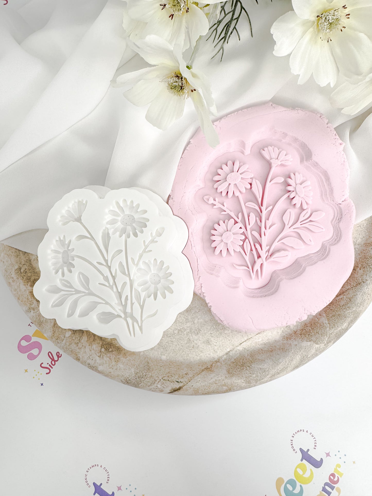 Daisy Bunch Cookie Cutter & Stamp