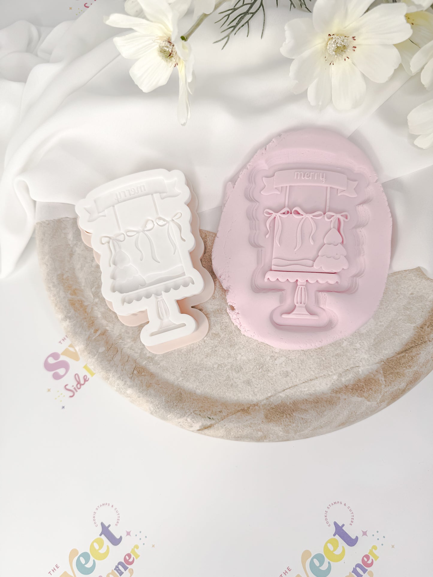 Christmas Cake With Bows Cookie Cutter & Stamp
