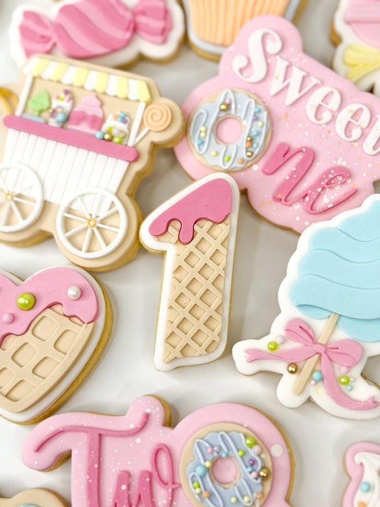 ONE Waffle Drip Cookie Cutter & Stamp