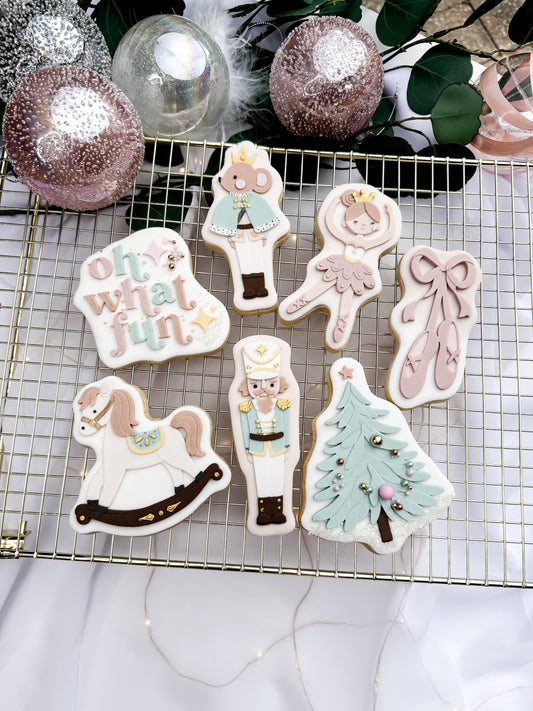 Chrissy Tree Cookie Cutter & Stamp